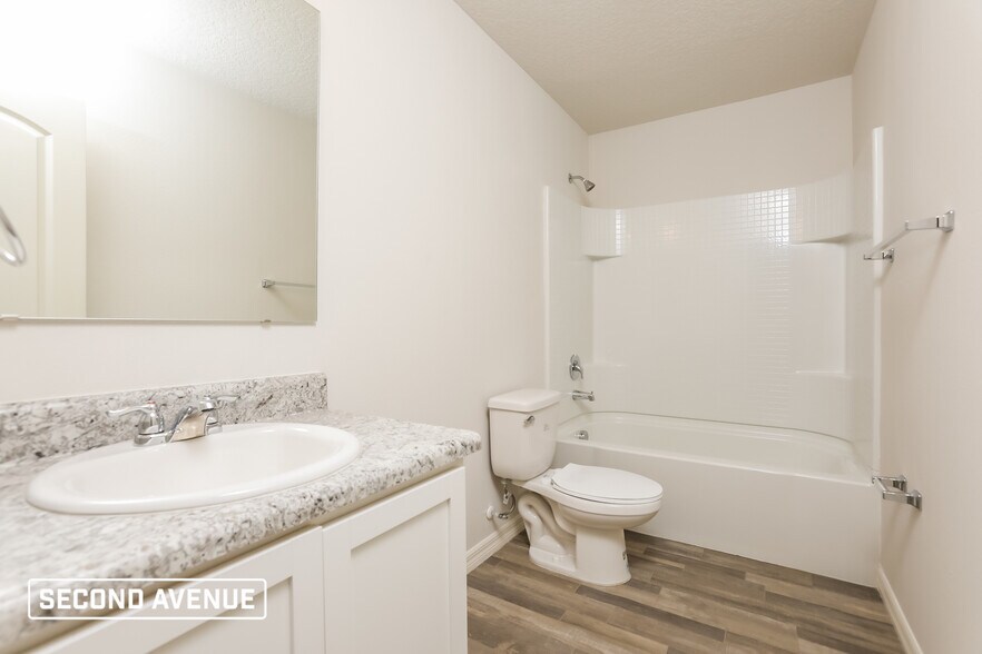 Building Photo - 208 Flounder Pl