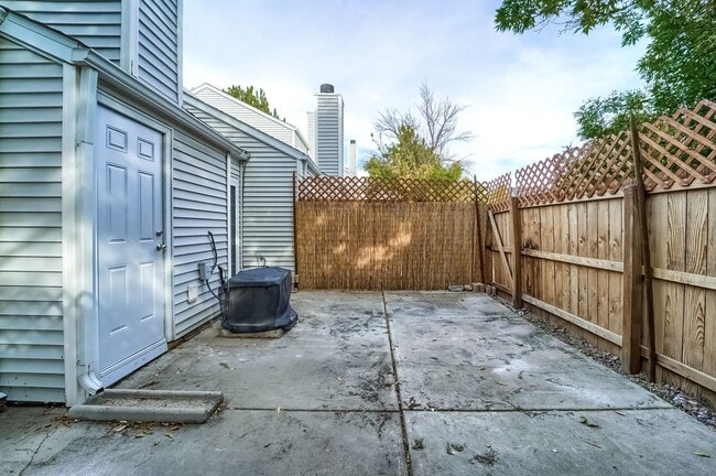 Building Photo - 12262 Colorado Blvd