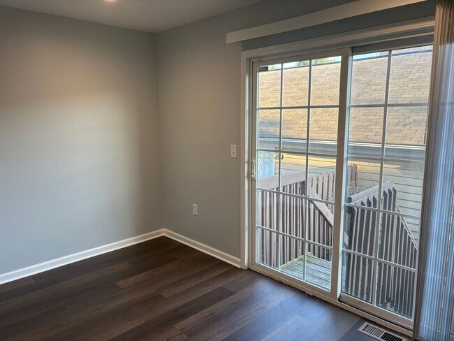 Building Photo - Charming & NEWLY Renovated 2-Bedroom Condo...