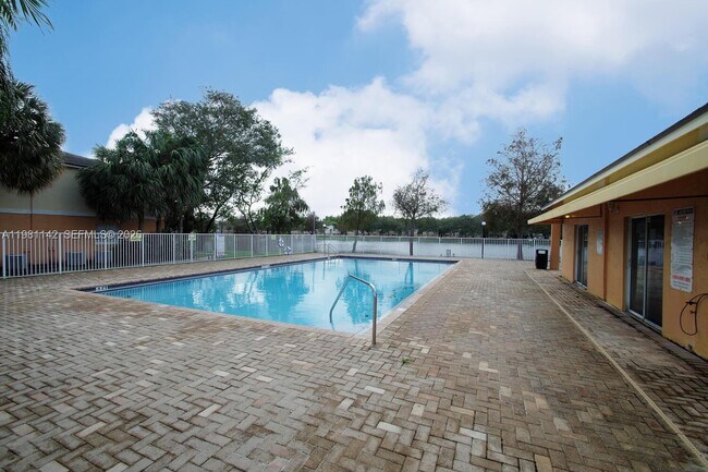 Building Photo - 3680 N 56th Ave