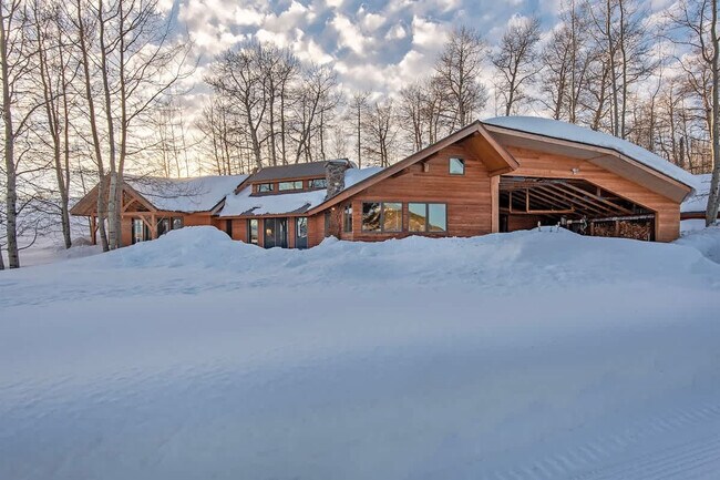 Building Photo - 10570 Rammell Mountain Rd