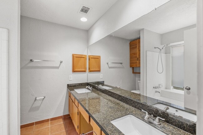 Building Photo - 10823 Fairstone Dr