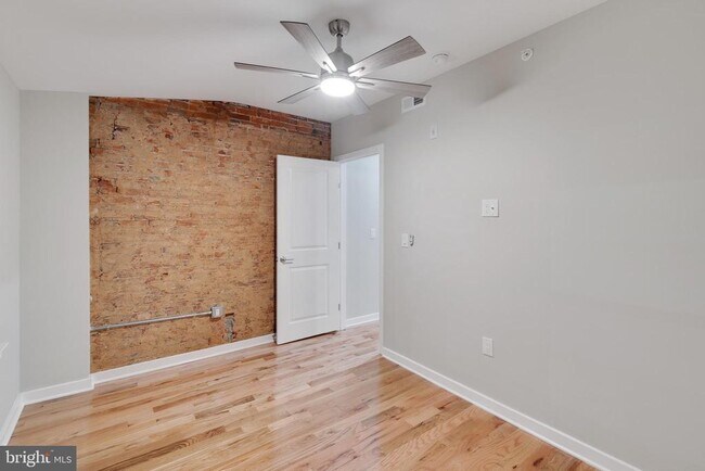 Building Photo - 1435 N 5th St
