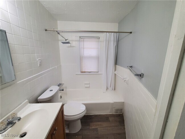 Building Photo - 13413 Durkee Ave