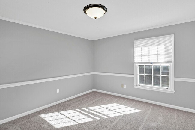 Building Photo - Beautifully Renovated 2BR/2BA with Community Pool!