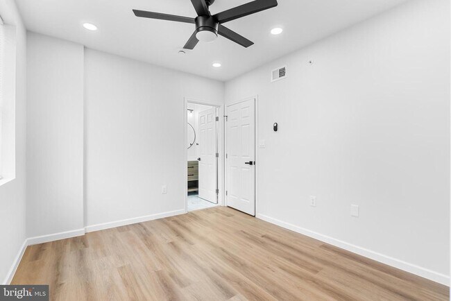 Building Photo - 1242 N 15th St