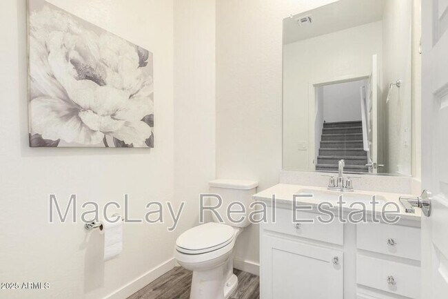 Building Photo - 1918 E Bridgeport Pkwy