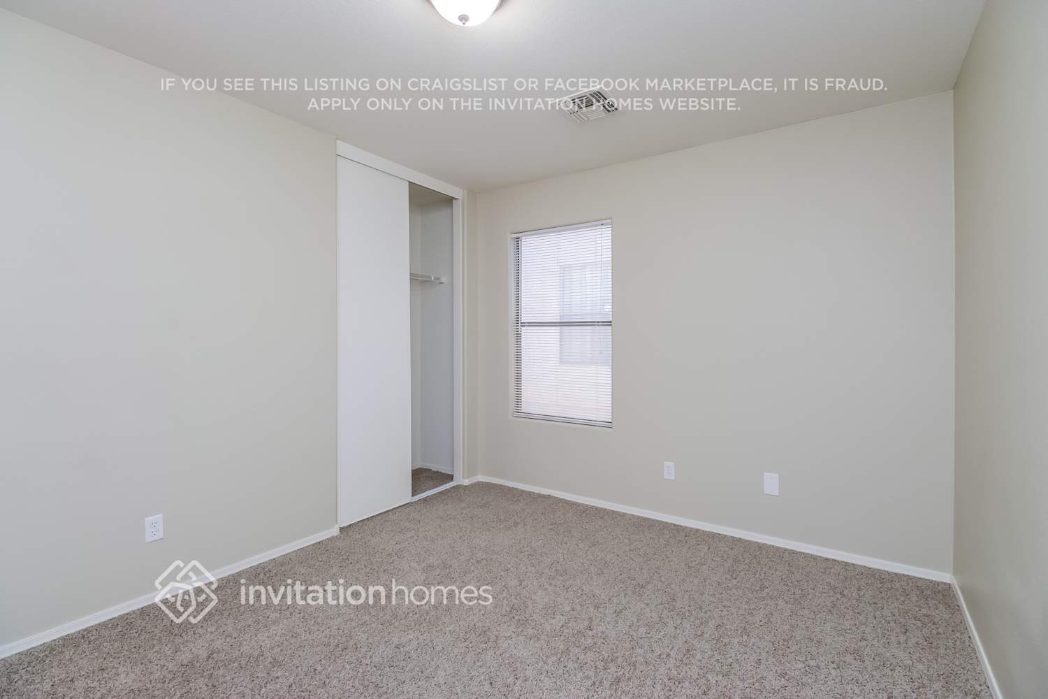 Building Photo - 1715 E Desert Moon Trail