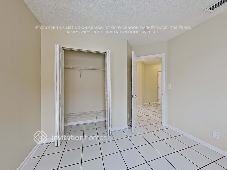 Building Photo - 16940 SW 142nd Pl