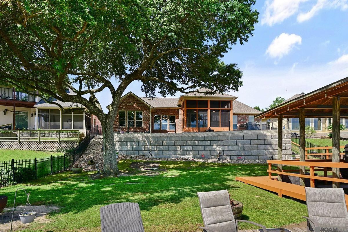 Building Photo - 12066 River Highlands Dr
