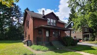 Building Photo - Classic, Spacious 4-Bedroom 2-Bath House C...