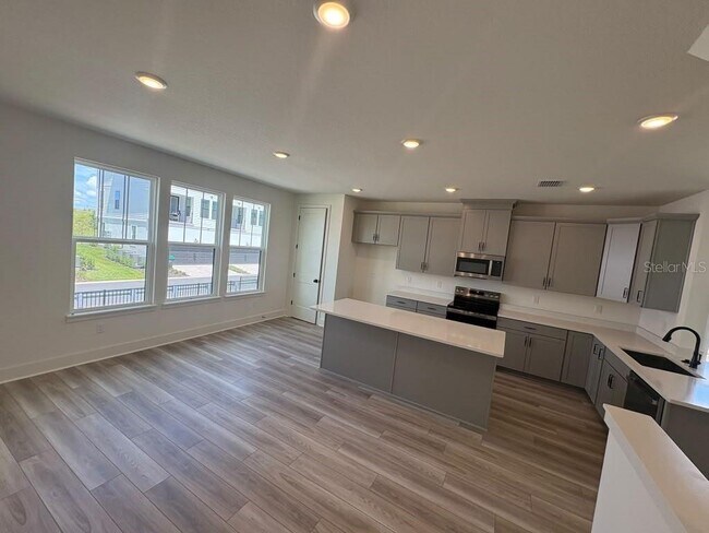 Building Photo - 15147 Groveside Rd
