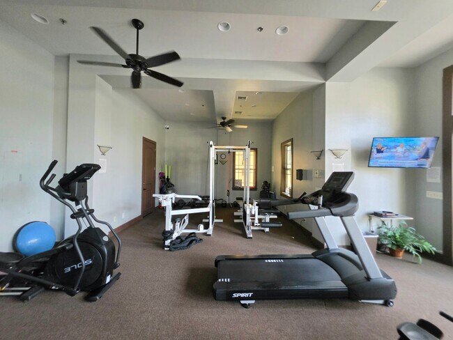 Building Photo - 1430 Regency Rd