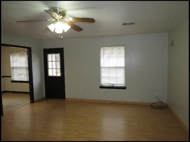 Building Photo - 19 Fox Run Cir