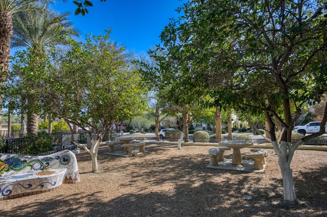 Building Photo - 520 Calle Vibrante