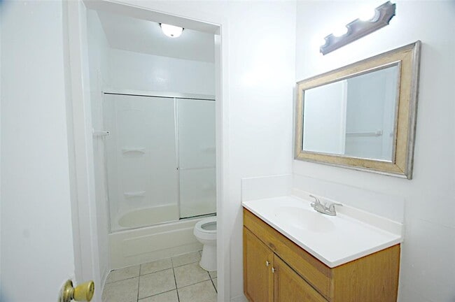 Building Photo - 5704 Edgemoor Dr