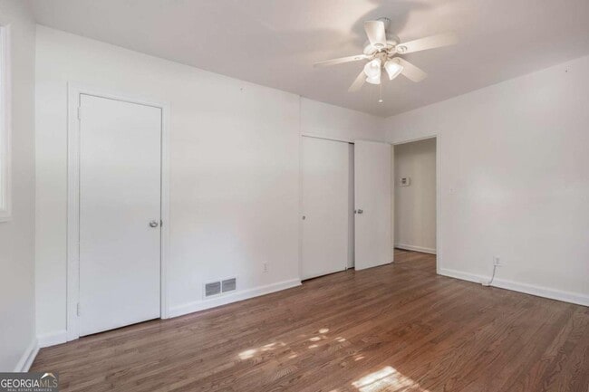 Building Photo - 804 Brookdale Dr SW