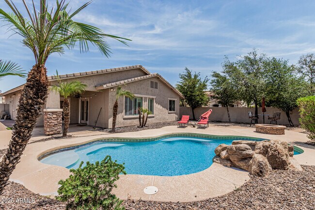 Building Photo - 3777 E Vallejo Dr