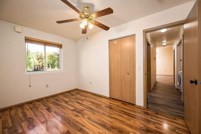 Building Photo - 3 BEDROOM | 2 BATHROOM | 2 CAR GARAGE | AI...