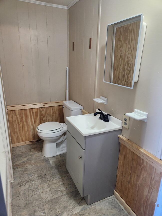 Building Photo - 9751 Winchester Ave