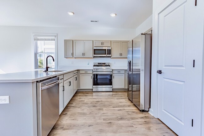 Building Photo - 1435 Darrowby Wy