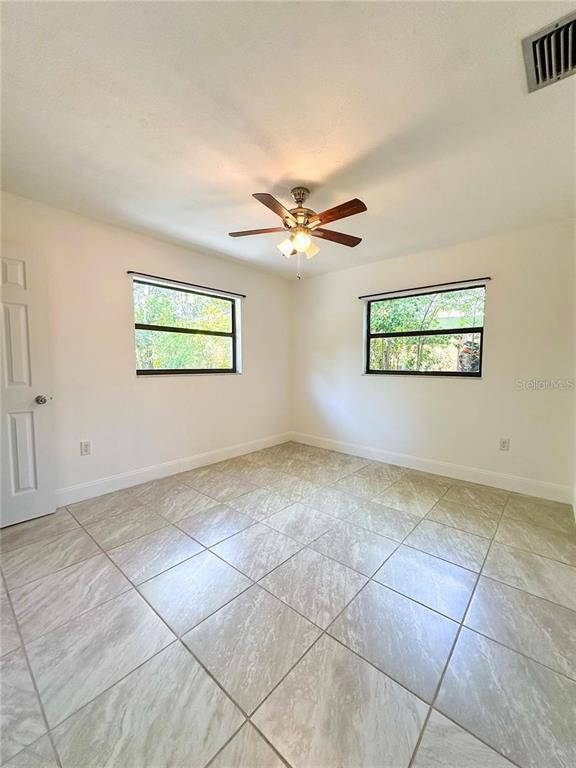 Building Photo - 1302 SE 18th Pl