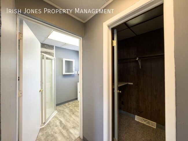 Building Photo - 1213 Walden Ave