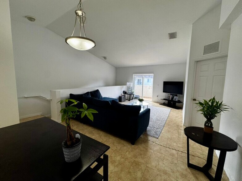 Living area - 6676 SW 115th Ct