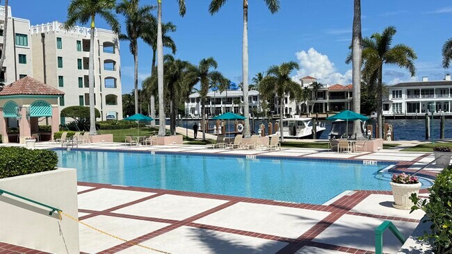 Primary Photo - 100 SE 5th Ave