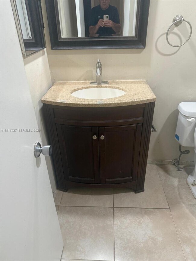 Building Photo - 1500 N Congress Ave