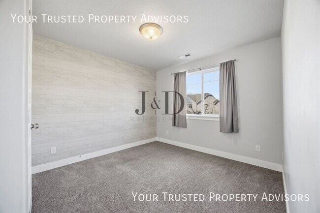 Building Photo - 960 S 2040 W