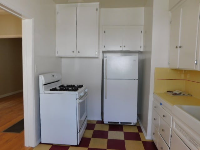Kitchen - 607 Hauser Blvd