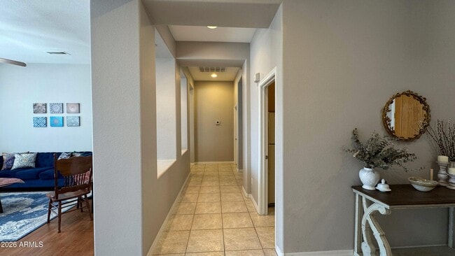 Building Photo - 571 W Locust Dr.