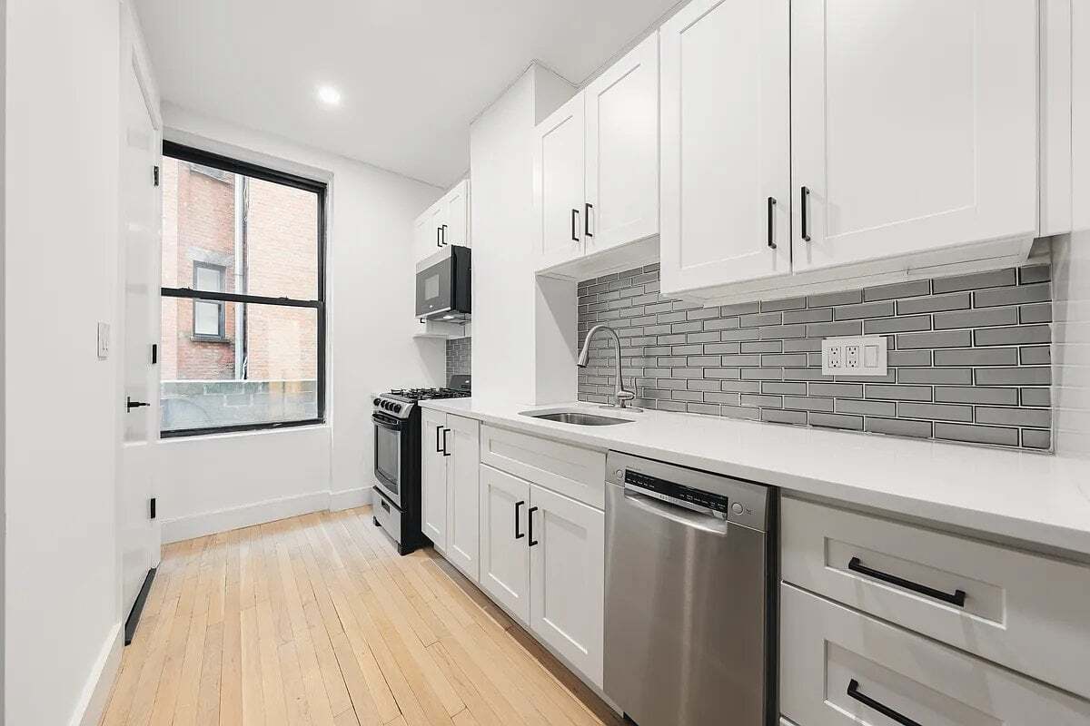 Building Photo - 425 Amsterdam Ave