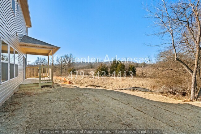 Building Photo - 811 E Sparrow Cir