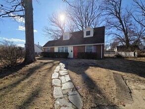 Building Photo - Traditional 4 bedroom cape in Staples Mill and Libbie Road corridor.