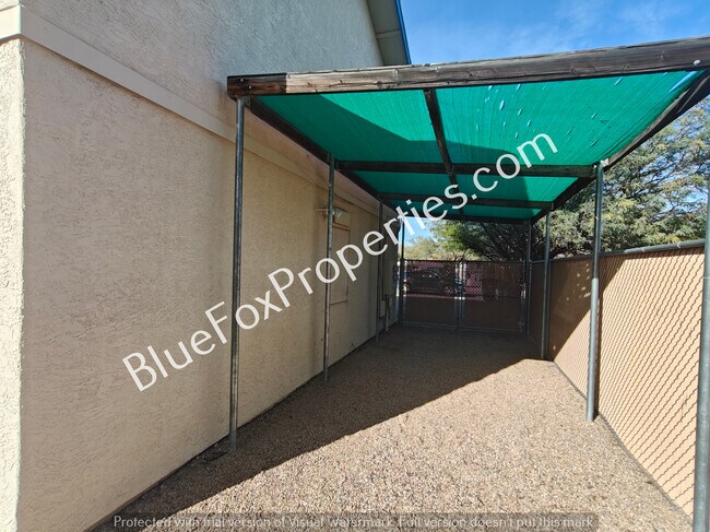 Building Photo - 4122 E Bermuda St