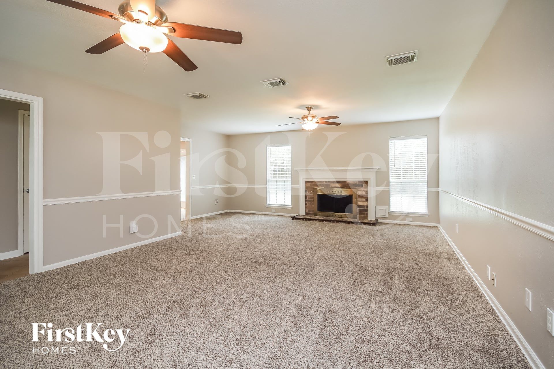 Building Photo - 4004 Ashwood Dr