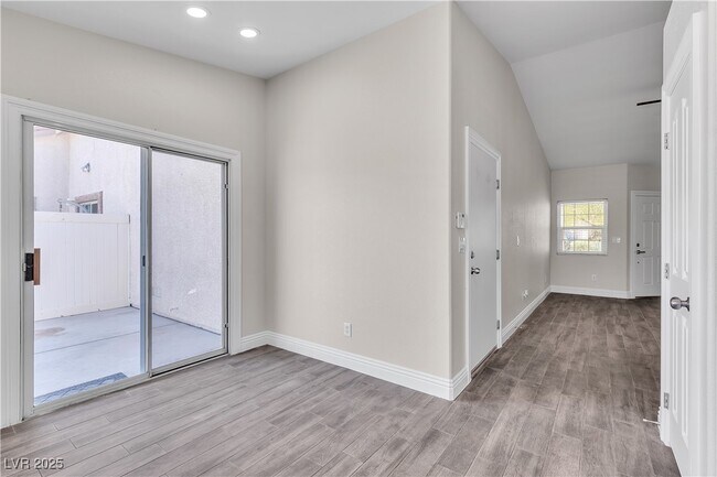 Building Photo - 7820 Milkweed Ct