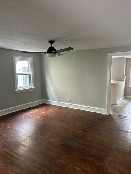 Building Photo - 324 Dayton St