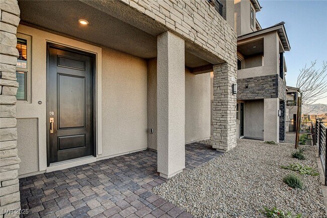 Building Photo - 1494 Bat Hawk St