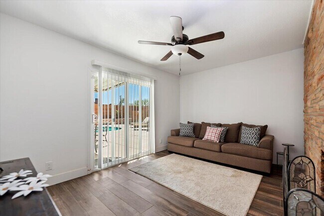 Building Photo - 32300 Shadow Mountain Ln
