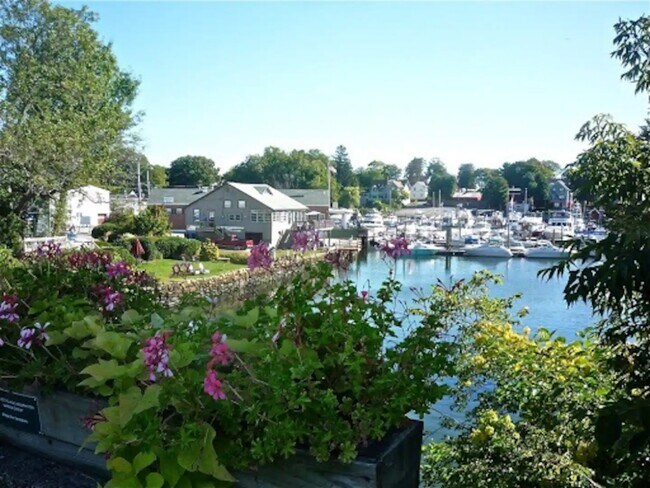 Building Photo - 285 Norwood Ave