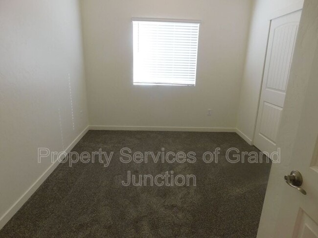 Building Photo - 2364 Canyon Ct