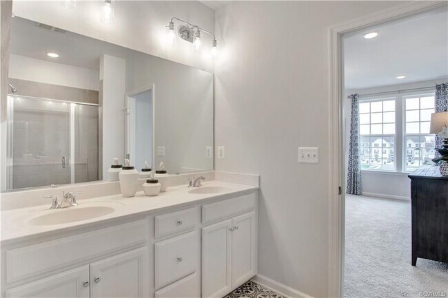Building Photo - 806 Wesley Lane Unit A  Charlottesville, V...