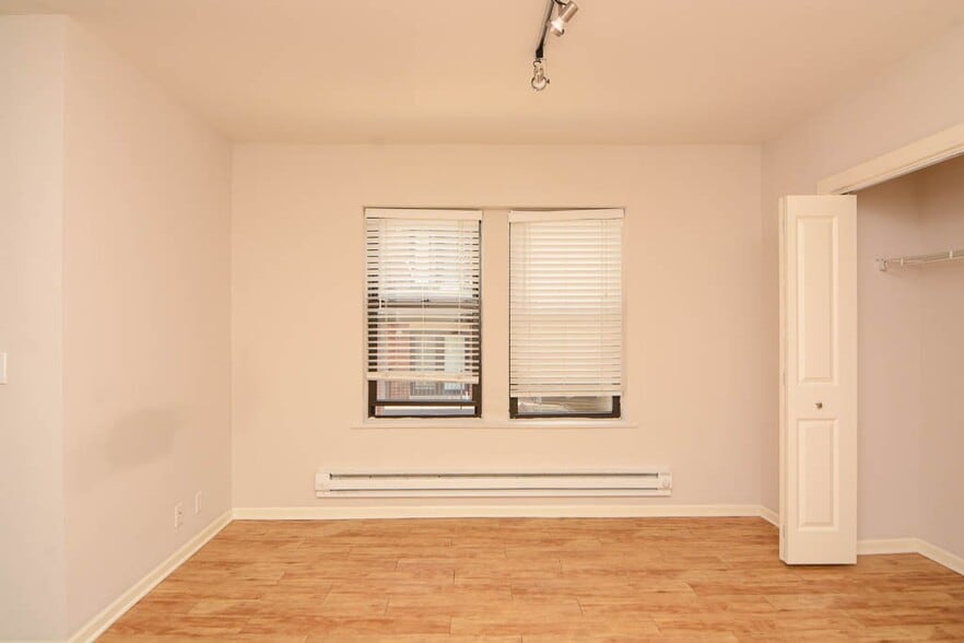 Building Photo - 2839 W Palmer St