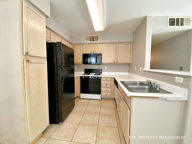 Building Photo - 3061 Key Largo Dr