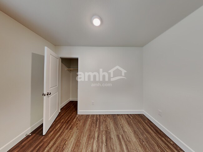 Building Photo - 6054 Theodore St