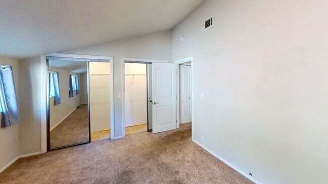 Building Photo - 3 Bedroom, 3 Bathroom Live Oak Canyon Home...