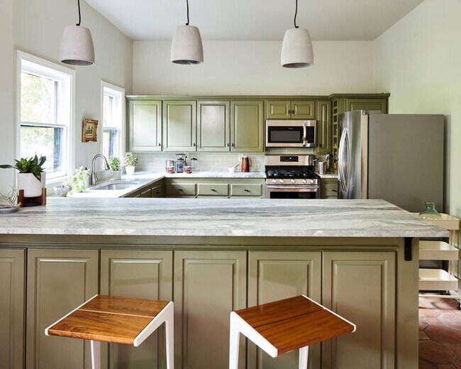 Building Photo - 3308 Cliff Rd